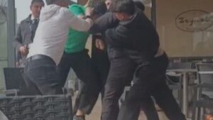 tartistigi-yasitini-darbeden-cocuk-kamerada