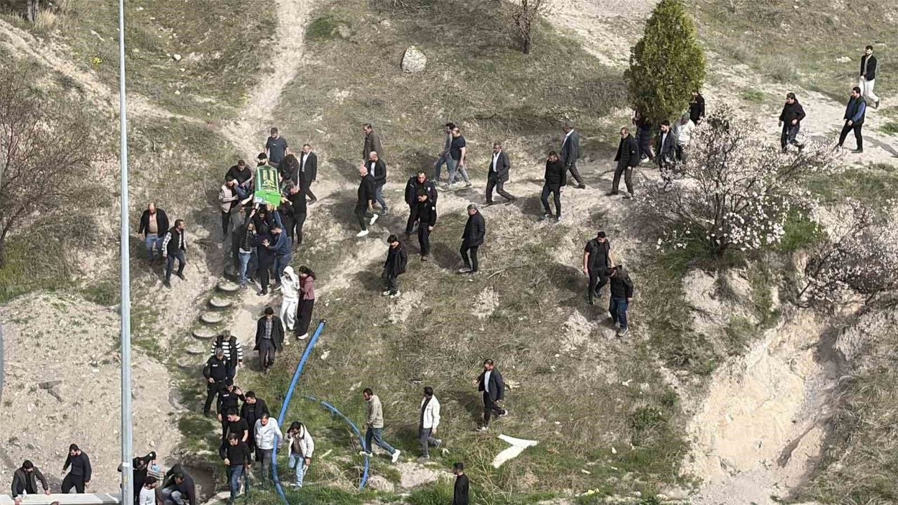 kayip-olarak-aranan-genc,-daglik-alanda-olu-bulundu