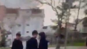 yasitini-bicakla-agir-yaralayan-cocuk-saldiri-anini-da-kayda-aldirdi