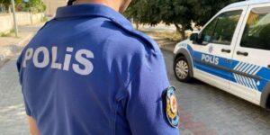 icisleri-bakanligi-harekete-gecti:-tum-ulkede-okul-onlerinde-polis-nobeti-basladi