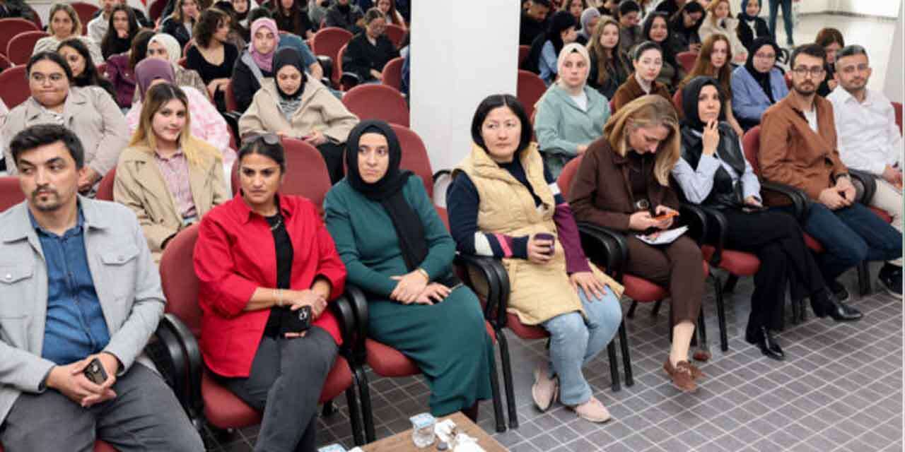 “7-kemerli-bir-zaman-gecidi”-filmi-universite-ogrencileriyle-bulustu