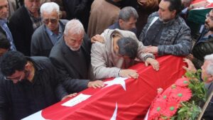 hayatini-kaybeden-ogrenciler-defnediliyor