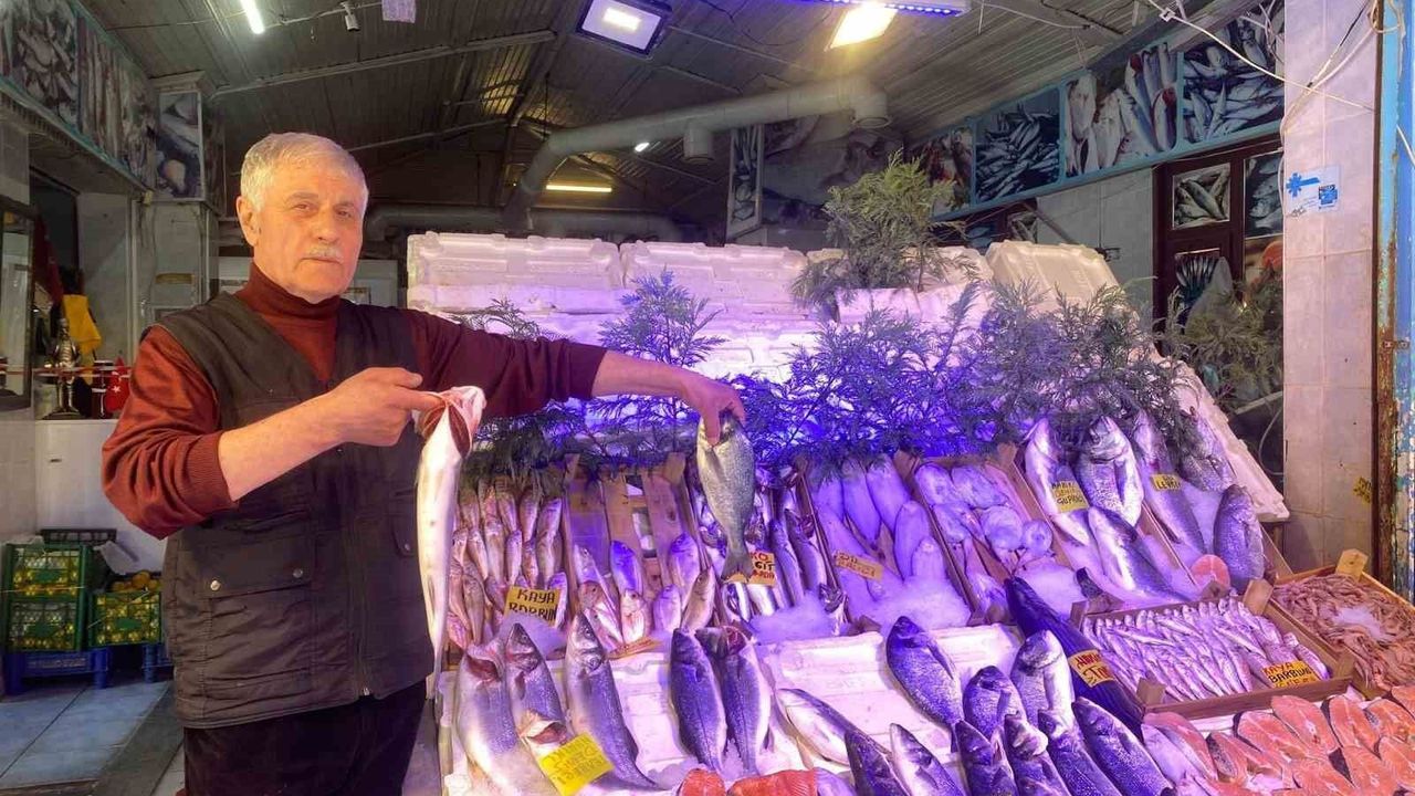 yasak-basladi,-balik-fiyatlarinda-henuz-bir-artis-yok