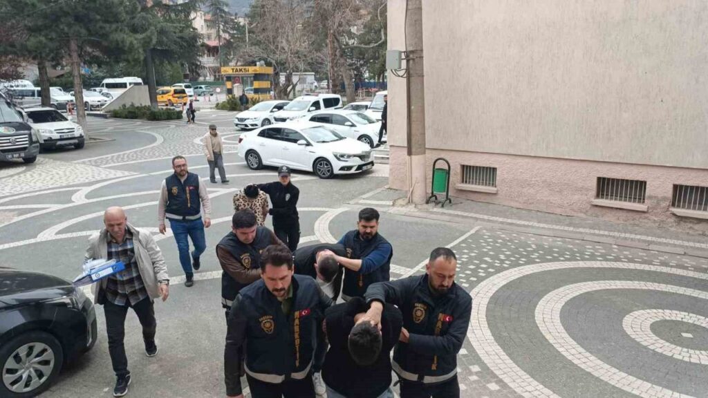 uyusturucu-operasyonu:-3-tutuklama