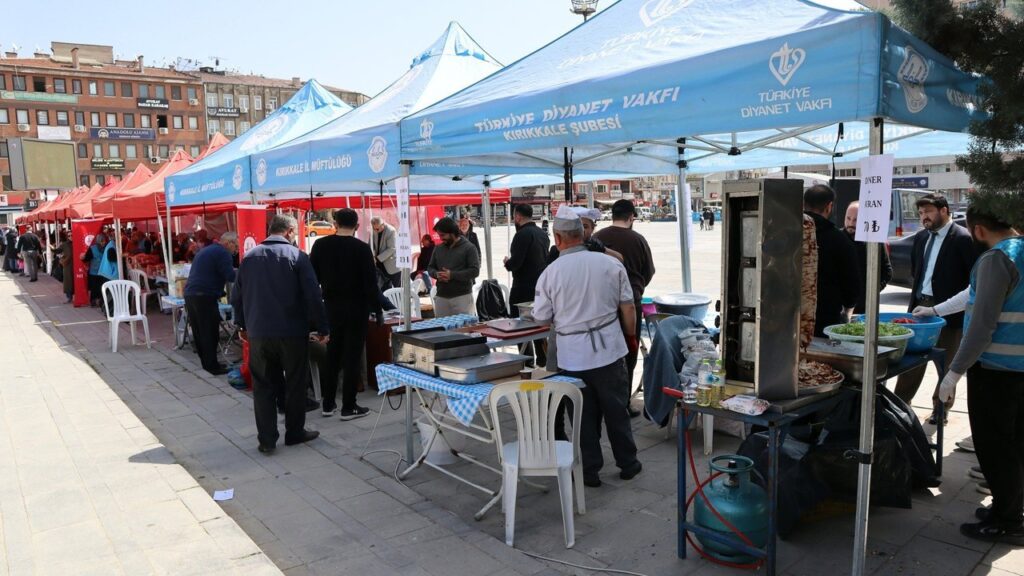 “iki-insan-bir-hayat”-hayir-carsisi-kapilarini-acti