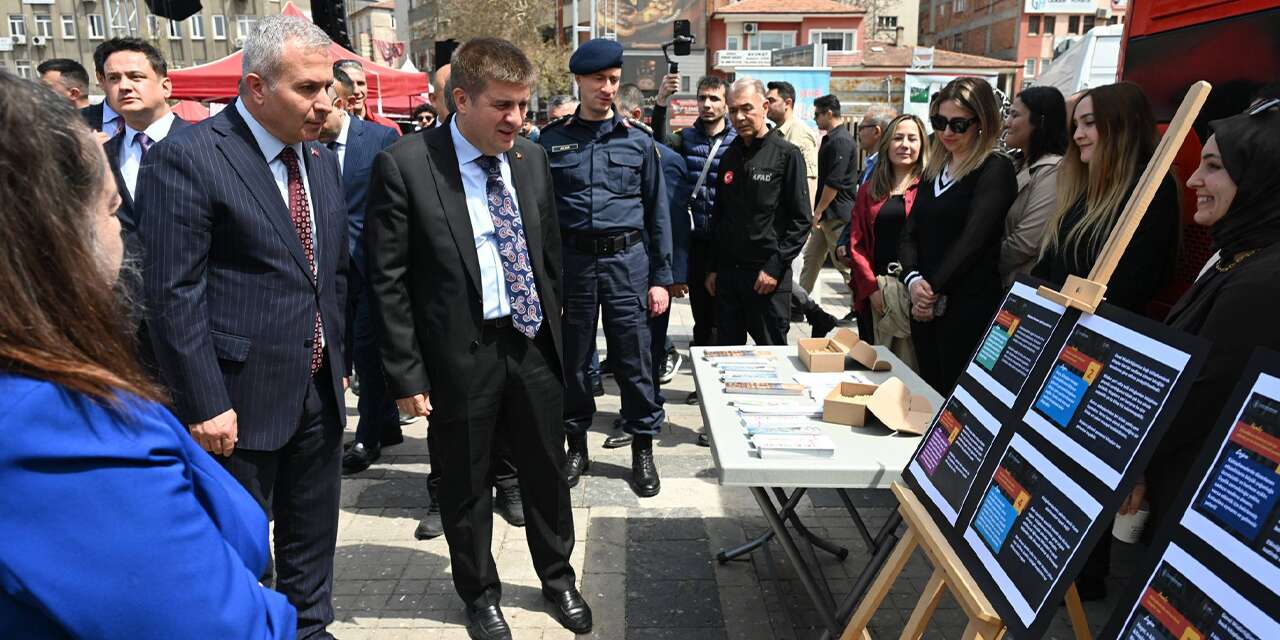 meydanda-turizm-haftasi-coskuyla-kutlandi