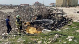 tutusan-atik-malzemeler-itfaiye-ekiplerince-sonduruldu