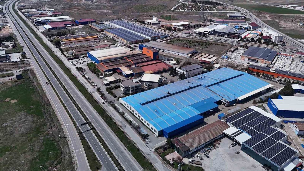 leylekler-yuvaya-dondu,-fabrikada-uretime-ara-verildi