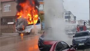 kirikkale’de-dolmus-alev-alev-yandi