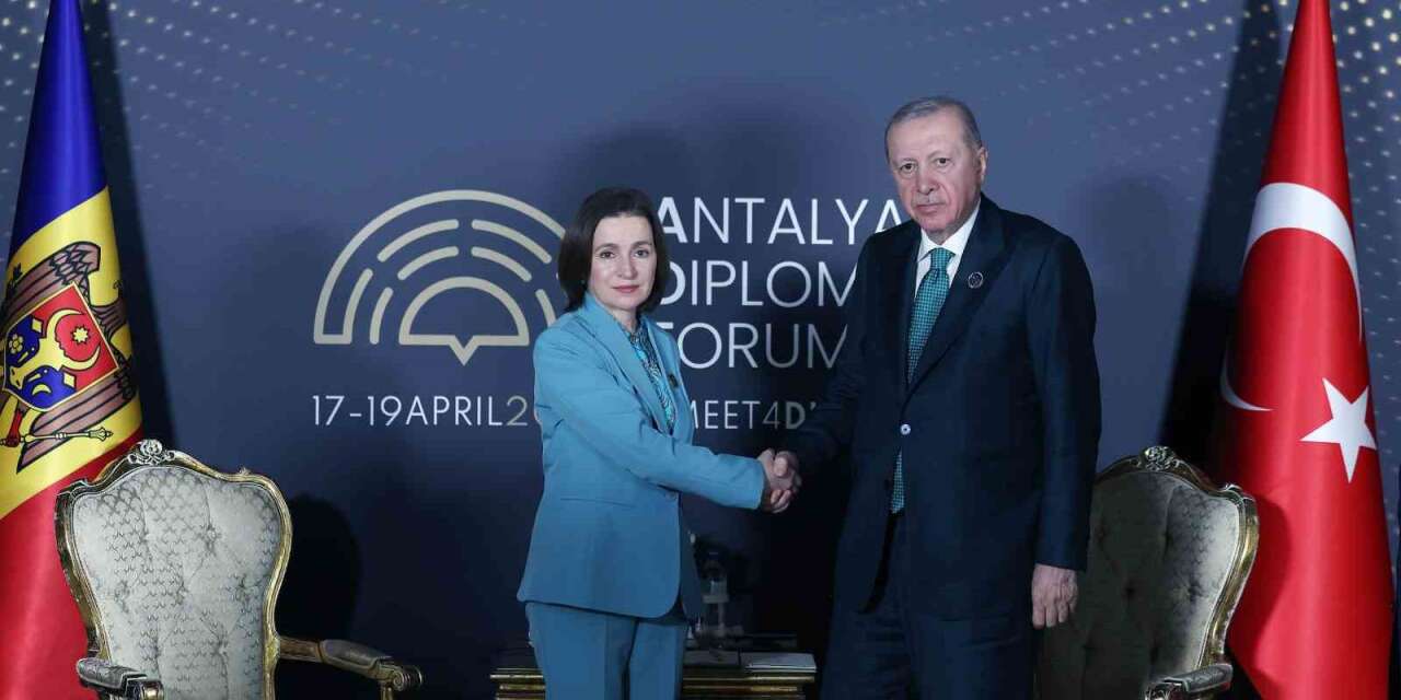 cumhurbaskani-erdogan,-moldova-cumhurbaskani-sandu-ile-bir-araya-geldi