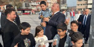 ozturk’ten-cocuklara-23-nisan-surprizi