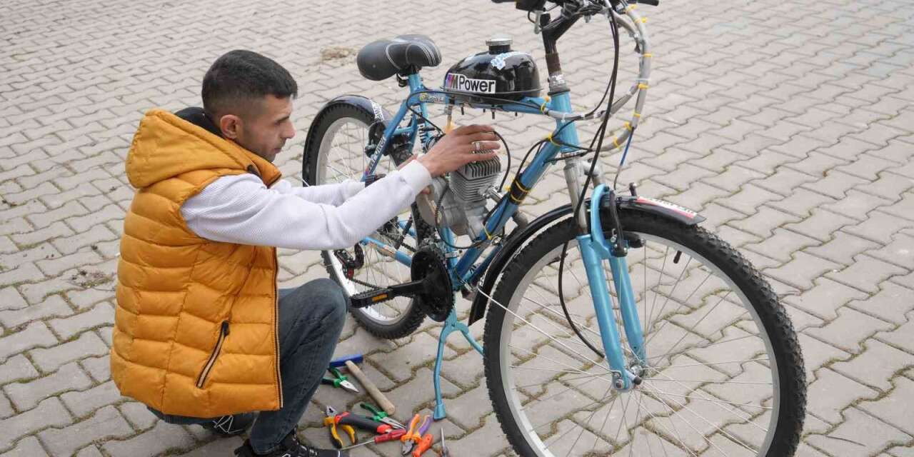 ikinci-el-bisiklet-satin-aldi,-topladigi-malzemelerle-mobilete-cevirdi