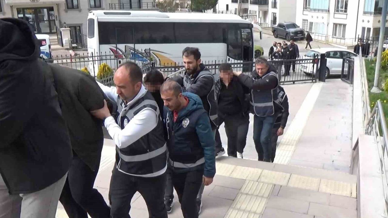 sahte-dolar-operasyonu:-4-kisi-tutuklandi