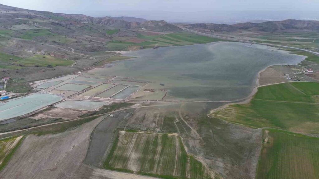 gocmen-kuslarin-ugrak-mekani,-son-yagislarla-doldu-tasti