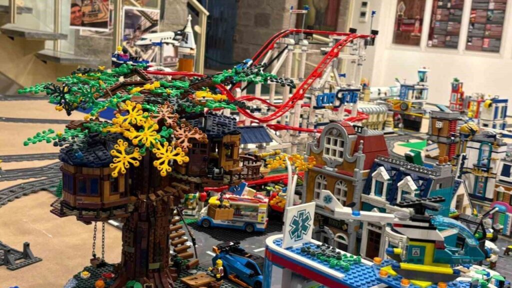 ortaokul-ogrencisi-olan-batu’nun-lego-sehri-muzede-sergileniyor