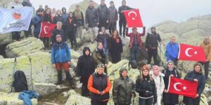 anadolu’nun-zirvesinden-siddete-hayir:-bozdak-barek-dagi’ndan-seslendi!