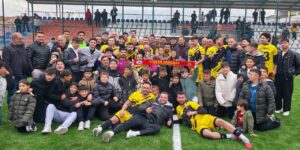 hacilar’in-gurur-gecesi:-hacilar-belediye-spor-sampiyonluk-kupasini-kaldirdi!