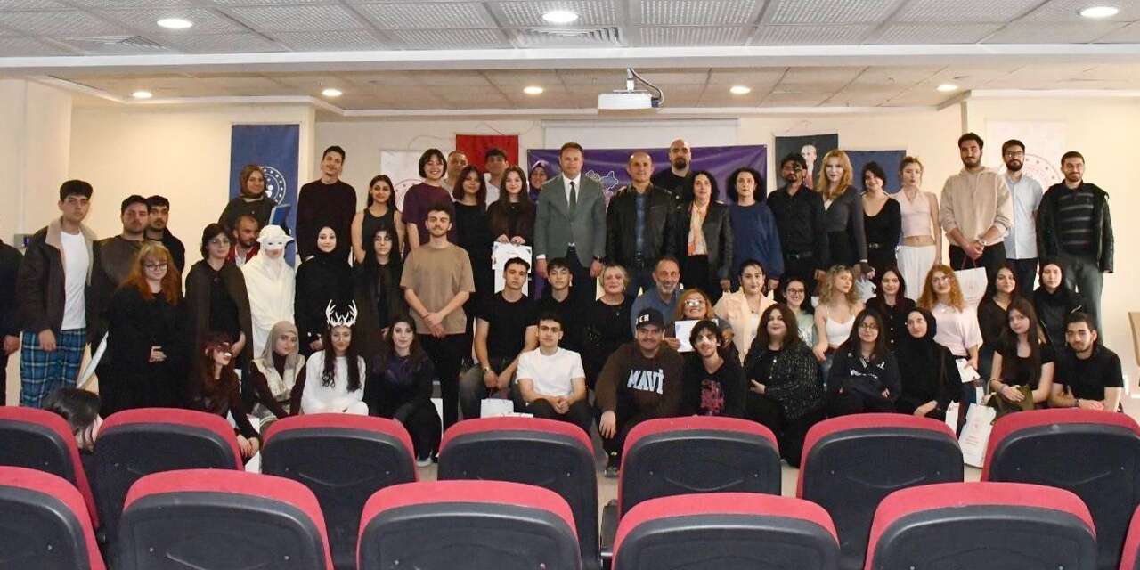 gencler-sahnede-yeteneklerini-sergiledi