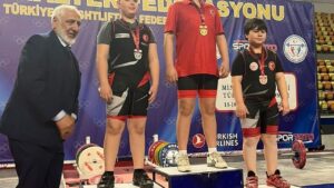 minik-halterci-taha-toprak,-turkiye-2’ncisi-oldu