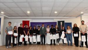 hatice-hanim-yurdu’nda-tiyatro-yarismasi-coskusu