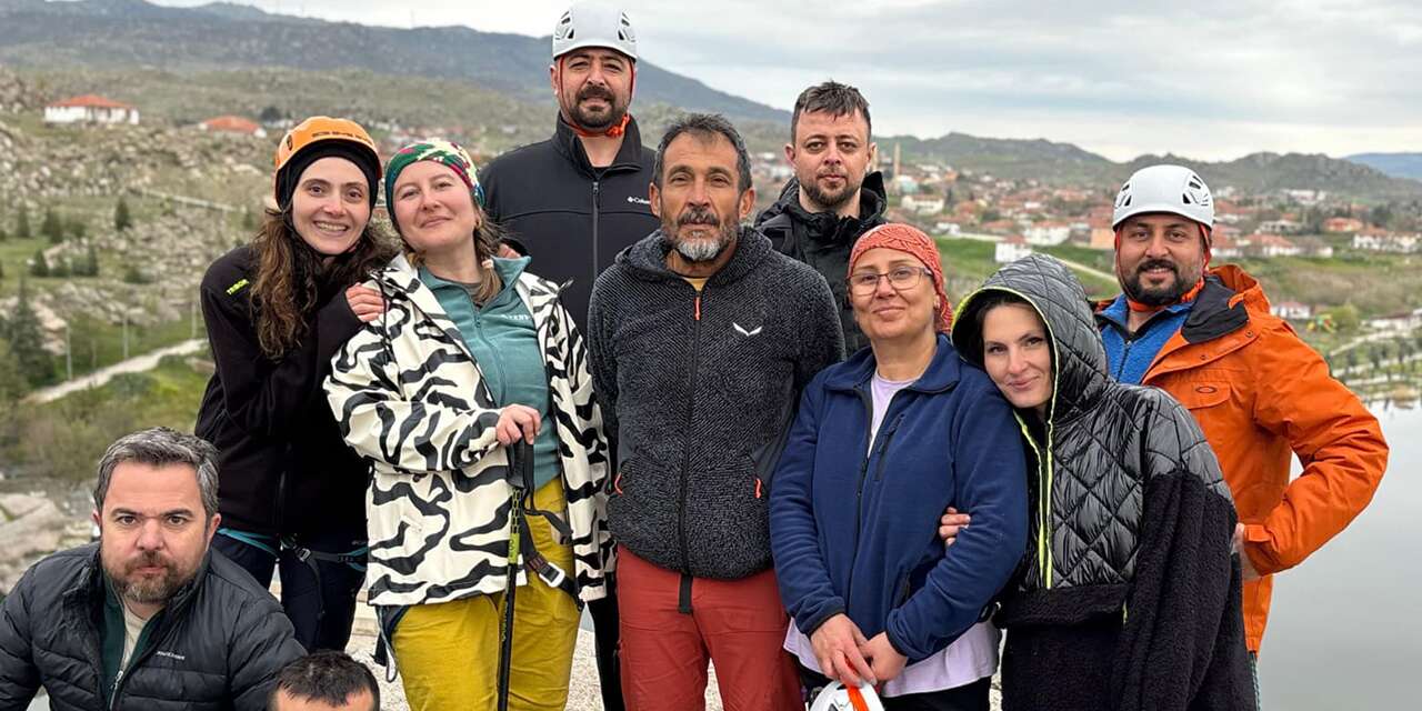 bozdak-dagcilik-egitimlerine-hiz-kesmeden-devam-ediyor