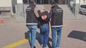 10-yil-kesinlesmis-cezasi-bulunan-sahis-polisten-kacamadi