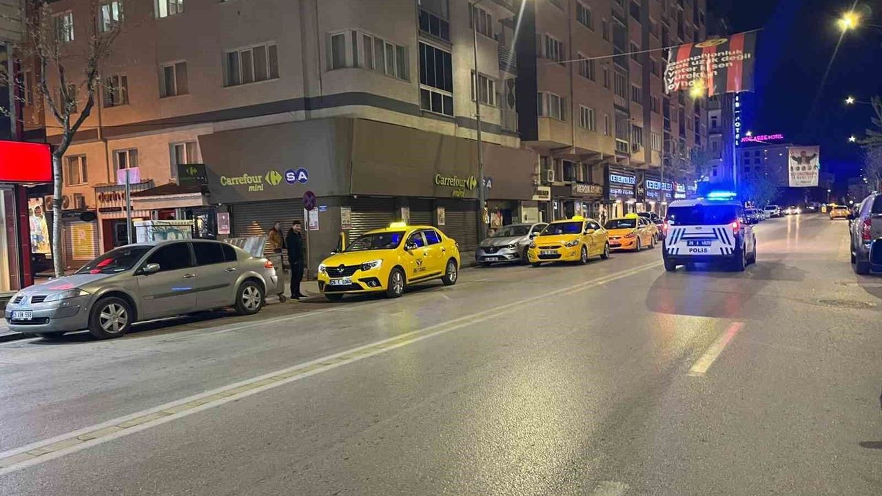 ‘yan-bakma’-kavgasinda-bicaklanan-1-kisi-agri-yaralandi