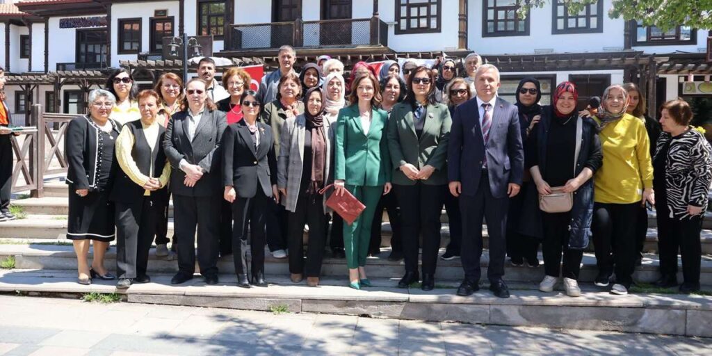 el-nakisi-bu-kursla-gelecek-nesillere-aktarilacak