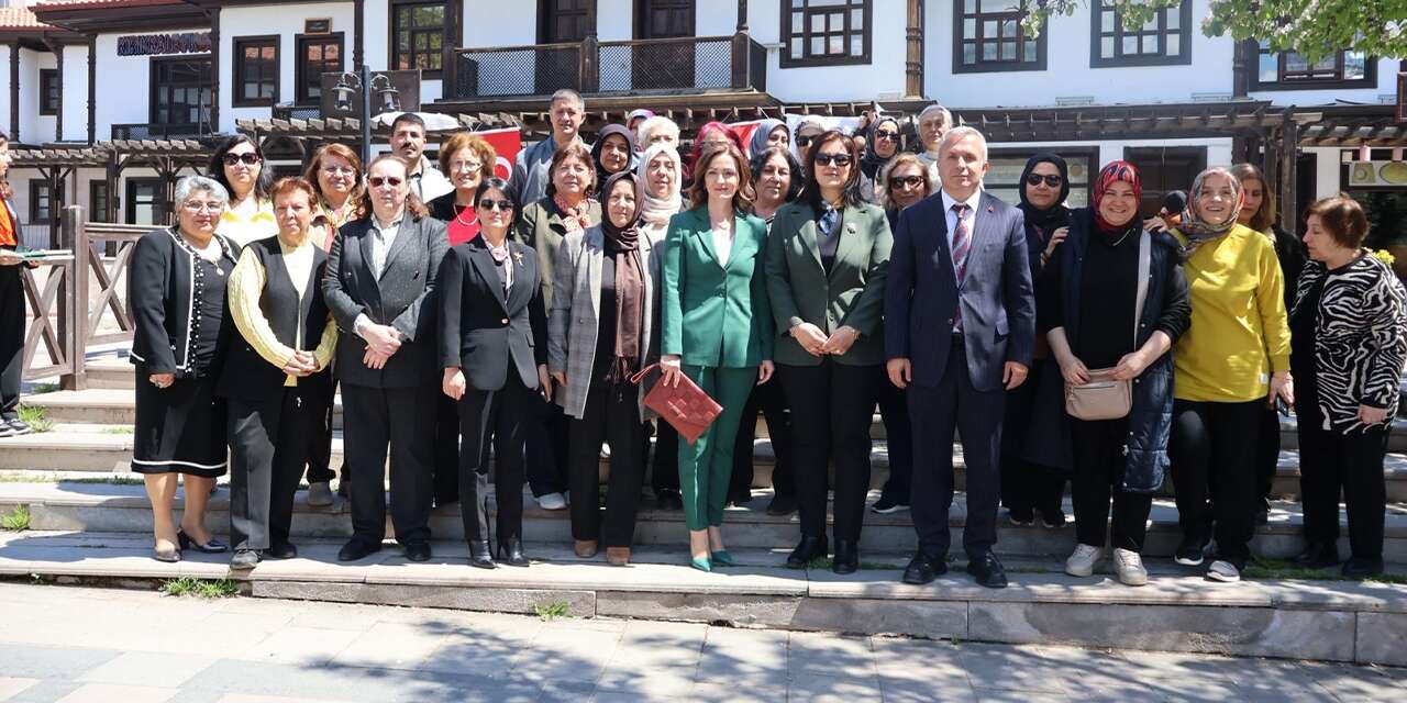 el-nakisi-bu-kursla-gelecek-nesillere-aktarilacak