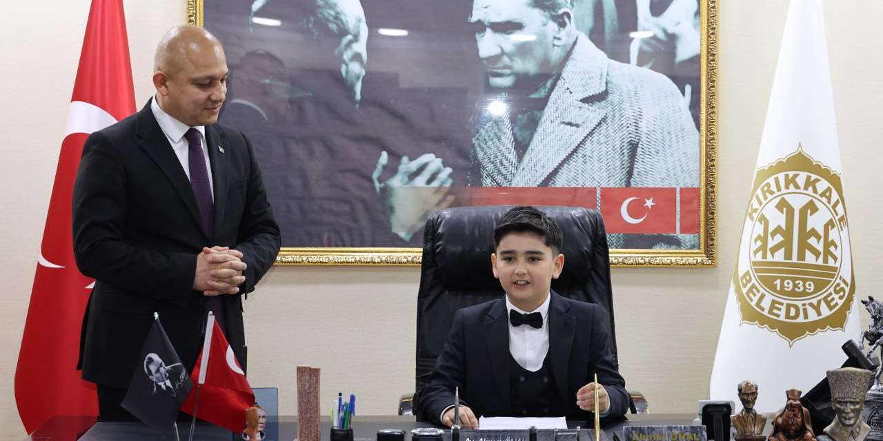 baskan-ahmet-onal-23-nisan-koltuk-devri-ile-makamini-kucuk-baskana-birakti