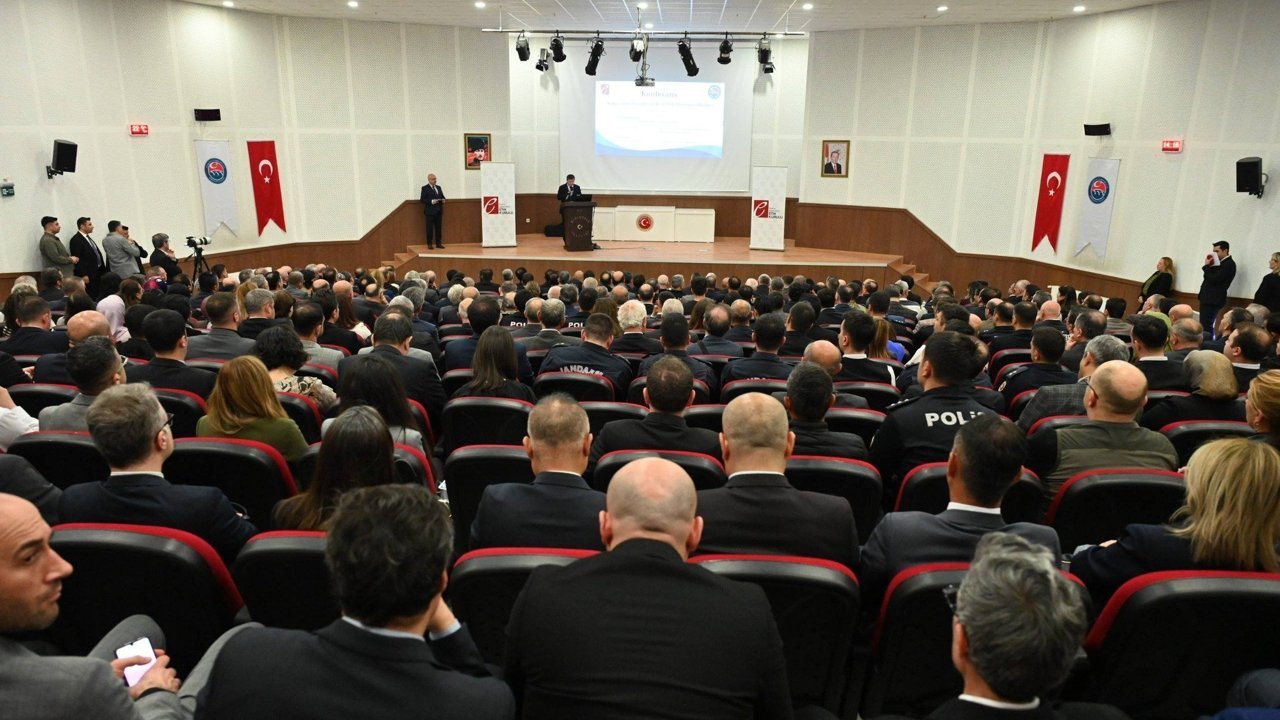 kamu-yonetiminde-etik-masaya-yatirildi