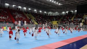 kirikkale’de-bayram-salona-sigmadi