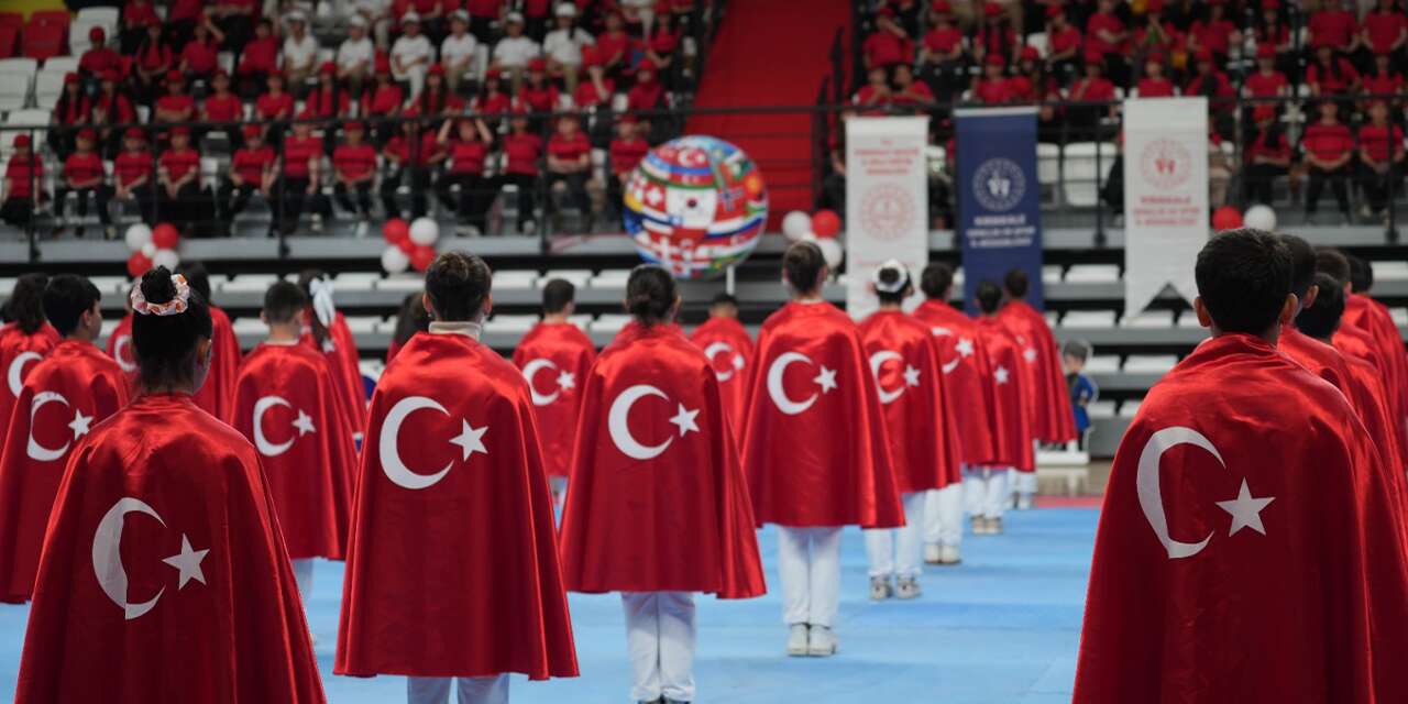 23-nisan-etkinlikleri-renkli-goruntulere-sahne-oldu