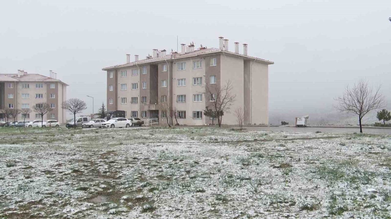 baskentte-kar-ve-karla-karisik-yagmur-etkili-oldu