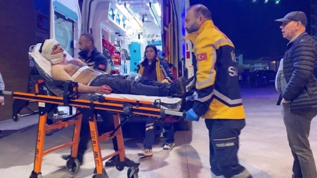 baltalar-cekildi,-4-kisi-hastanelik-oldu