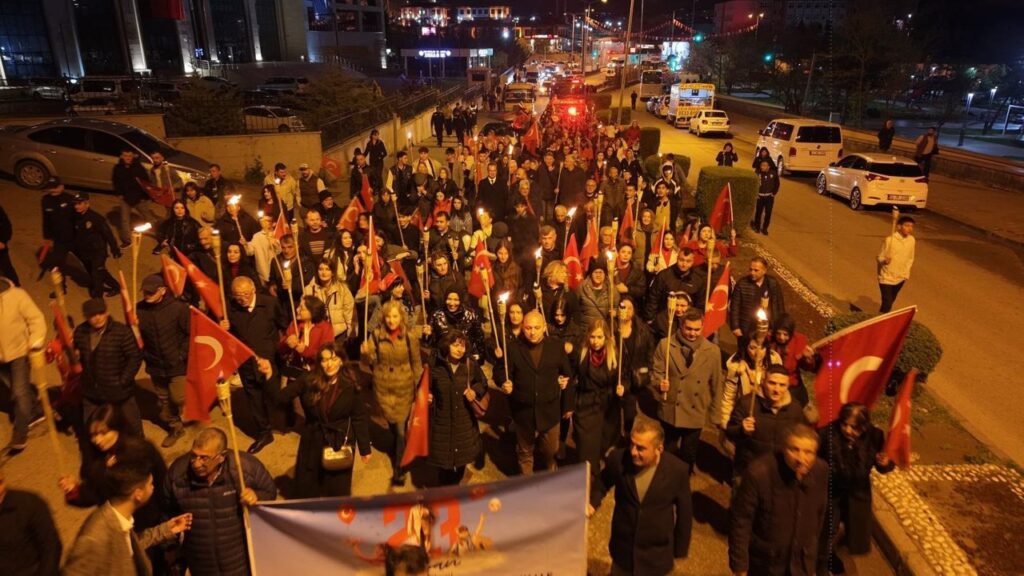 23-nisan-coskusu-fener-alayiyla-sokaklara-tasti