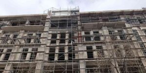 kirsehir’de-3-isci-maaslarini-alamadiklari-iddiasiyla-insaata-cikti