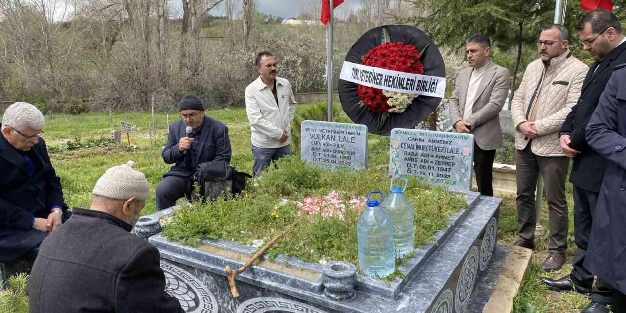 gorevi-esnasinda-oldurulen-veteriner-hekim,-kabri-basinda-meslektaslari-tarafindan-anildi