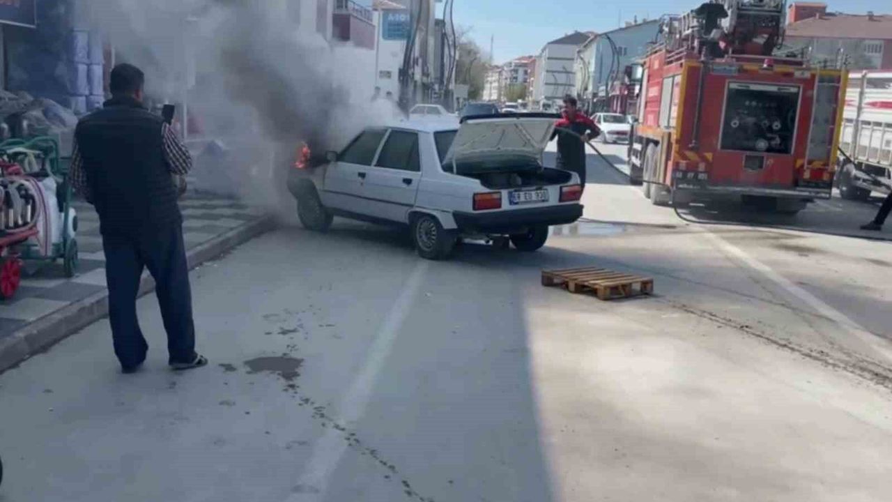 seyir-halindeki-aracta-yangin-panigi