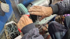 kurban-bayrami-icin-bicak-bileme-islemleri-basladi