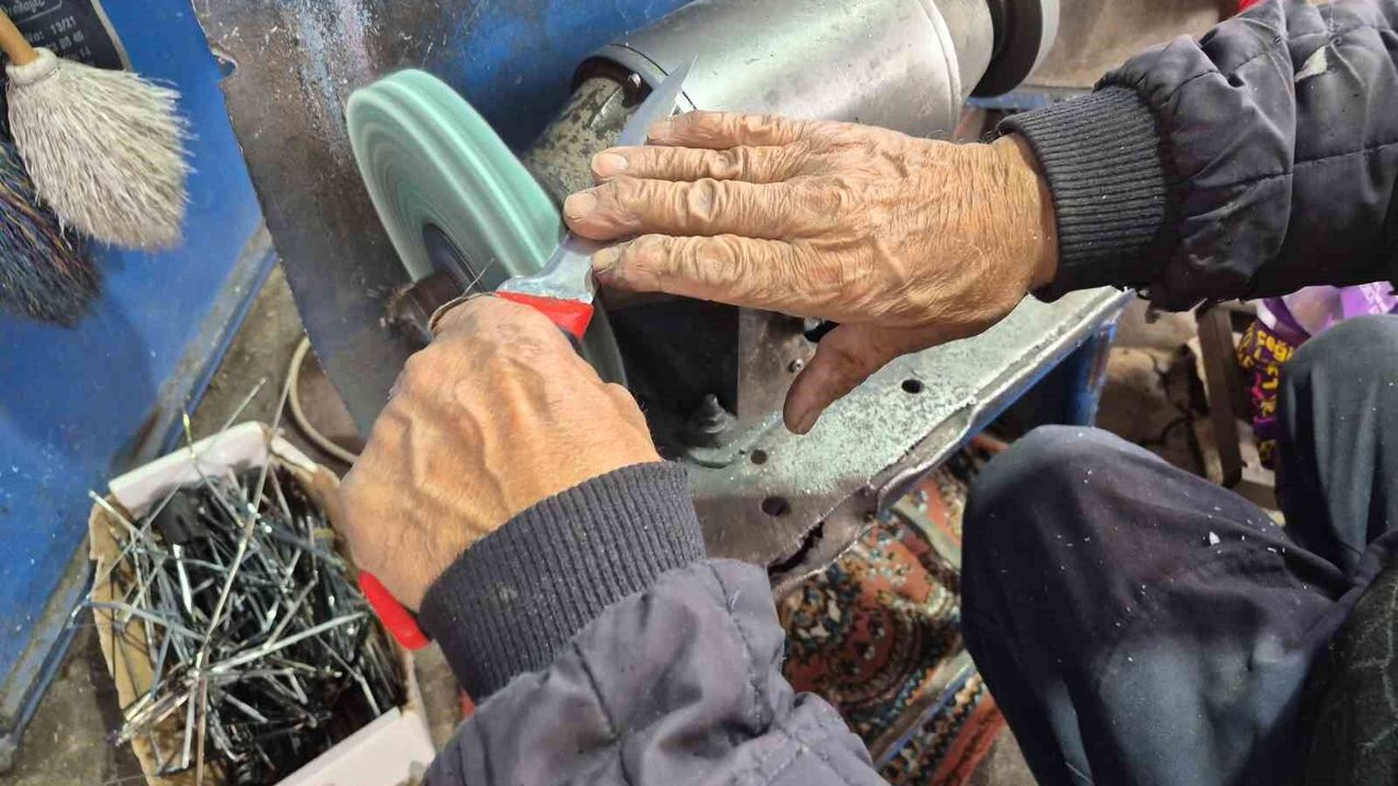 kurban-bayrami-icin-bicak-bileme-islemleri-basladi