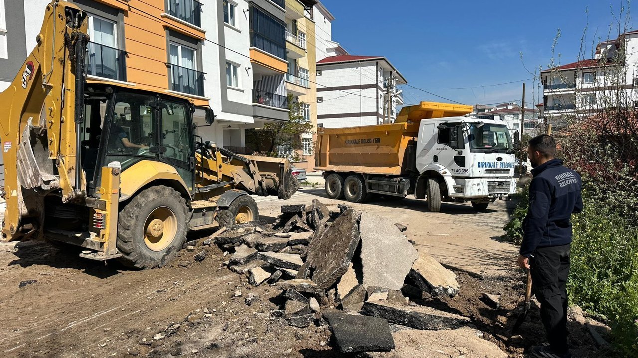 bozulan-yollar-tek-tek-onariliyor