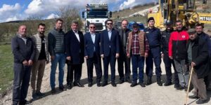 kaymakam-kayaturk-sahada:-keskin’de-koy-yollari-asfaltlaniyor