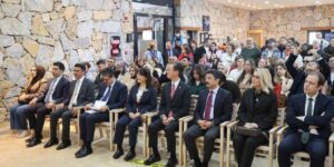 kirsehir’de-sakura-festivali-ve-plastik-sanatlar-sergisi-acildi