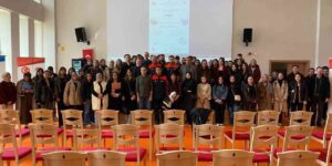 universite-ogrencilerine-uygulamali-“afet”-egitimi