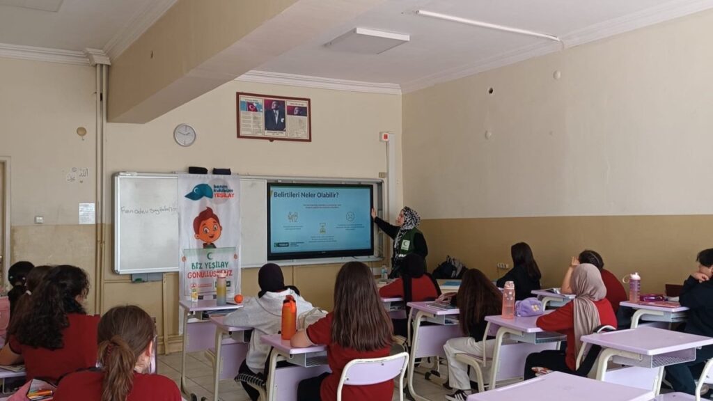 yesilay’dan-ogrencilere-onemli-egitim