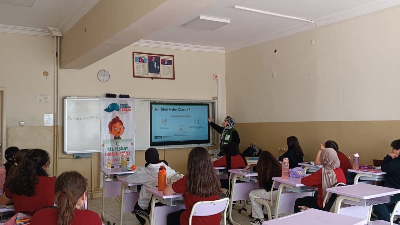 yesilay’dan-ogrencilere-onemli-egitim
