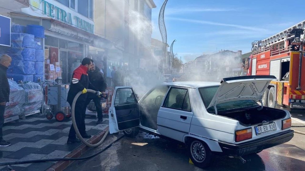 seyir-halindeki-aracta-yangin-panigi