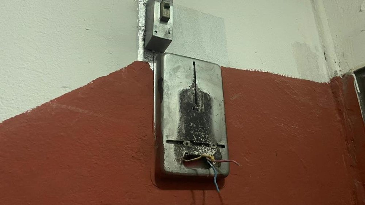 akillara-durgunluk-veren-hirsizlik:-evin-elektrik-sayacini-caldilar