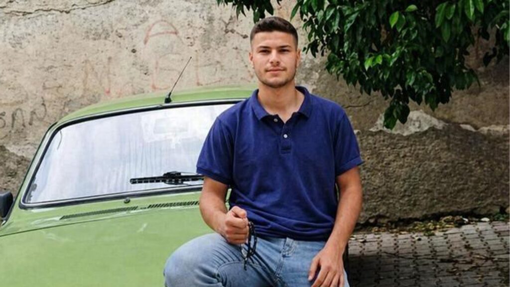 19-yasindaki-genc-bicaklanarak-hayatini-kaybetti